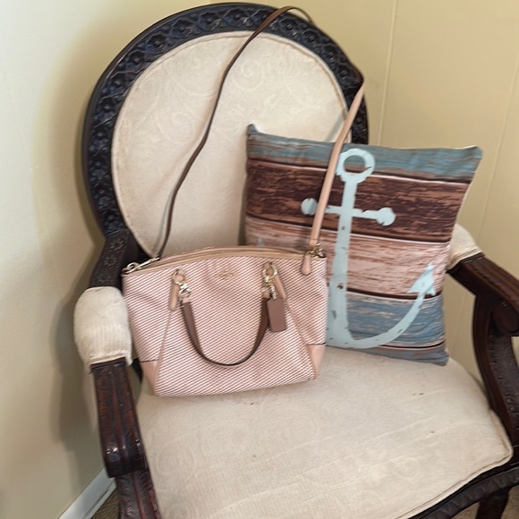NWY Coach Legacy Ava tote in creme - Picture 1 of 10